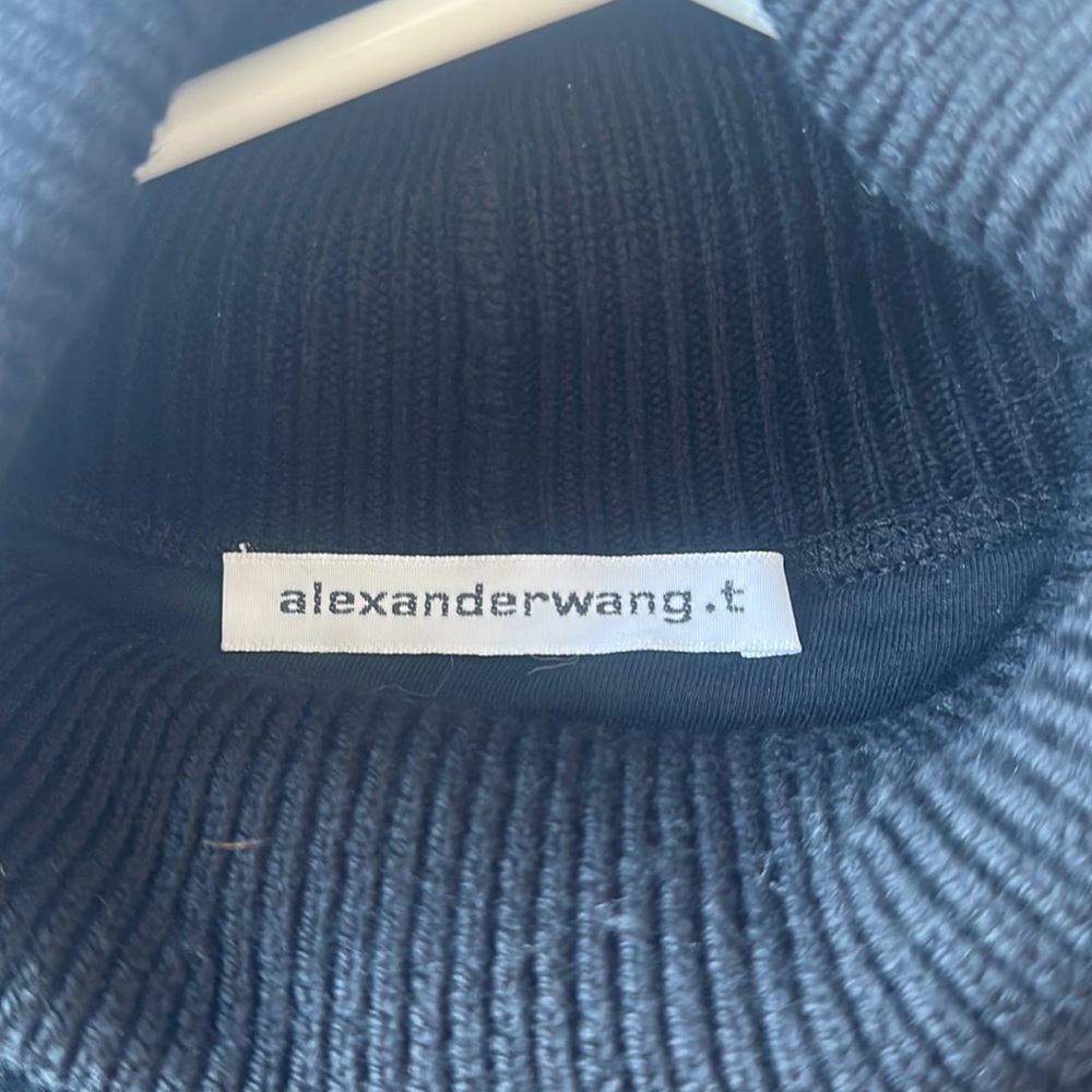 Beautiful crop top/ turtle neck
